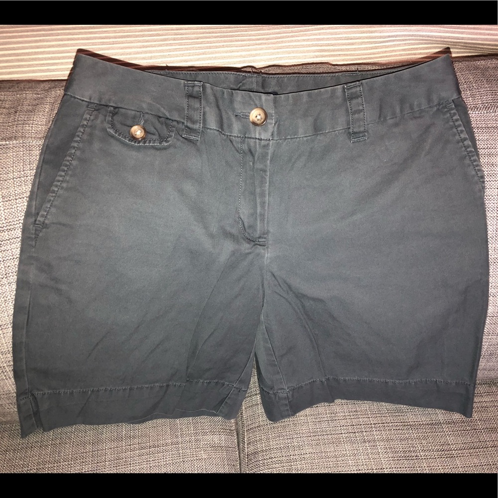Lands’ End Gray Shorts Women’s Size 6